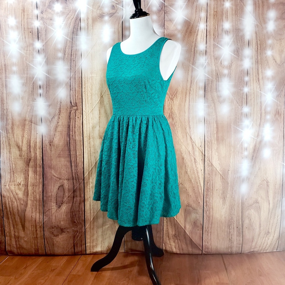 🌵4/$20🌵 Urban Outfitters lace dress